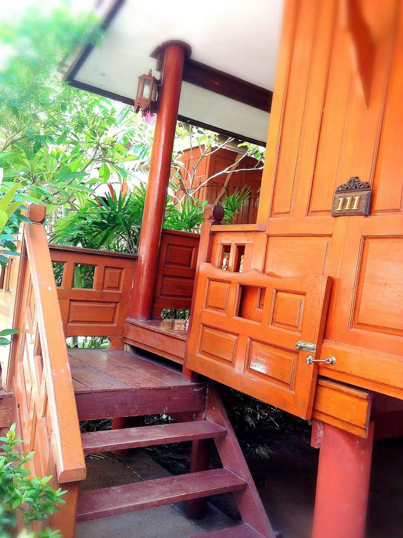Jaroenrat Resort Samut Songkhram Exterior foto
